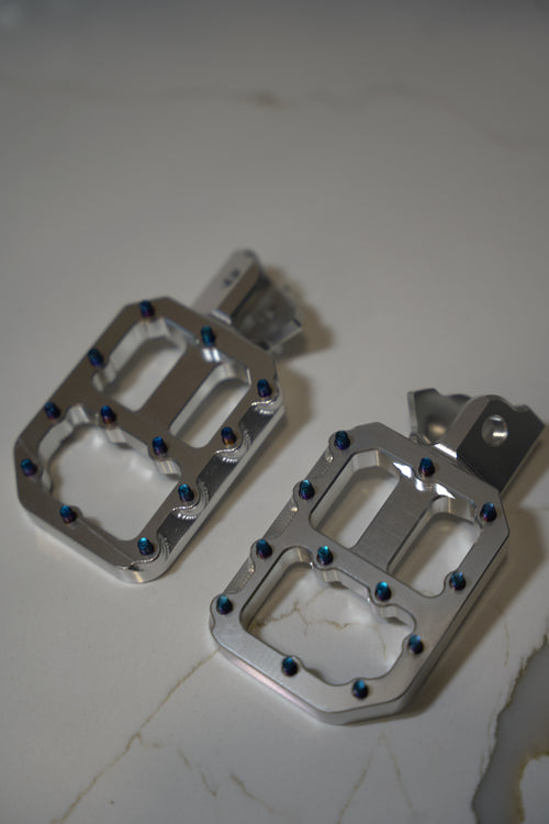 ruinmoto Chrome Wide Pegs