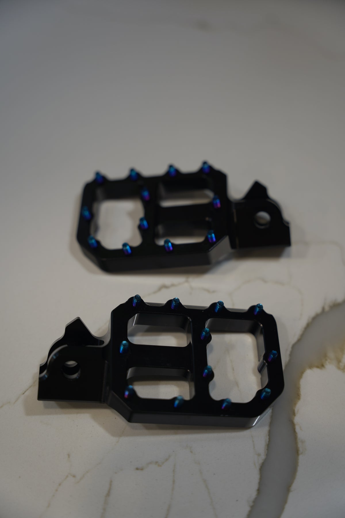 ruinmoto Glossy Black Wide Pegs